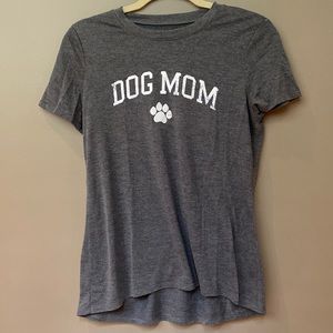 Cute ‘Dog Mom’ tshirt